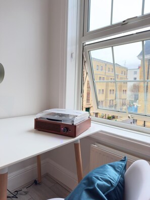 View from property - The King's Cross Boutique Apartment!!! (London)