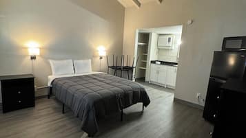 Laptop workspace, free WiFi, bed sheets