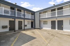 Exterior - LTA Suites Brookside (Tulsa)