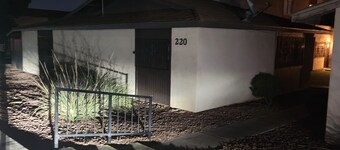Beautiful condo 5 mins from Freemont downtown. 10 mins from strip