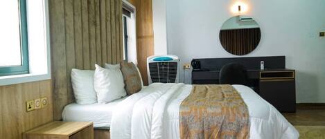 Habitación doble superior | 1 habitación, escritorio y espacio para trabajar con laptop