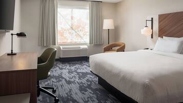 Rom, 1 kingsize-seng | Minibar, skrivebord, skrivebord for bærbar PC og lydisolert