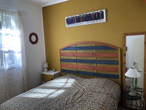 2 Schlafzimmer, Bügeleisen/Bügelbrett, Bettwäsche