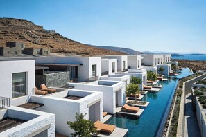 Indoor pool, seasonal outdoor pool, pool umbrellas, pool loungers - Odera, Tinos, Autograph Collection (Tinos)