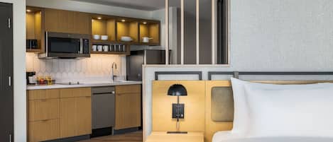 Lakens van Egyptisch katoen, luxe beddengoed, een bureau