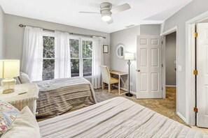 2 Schlafzimmer, Bügeleisen/Bügelbrett, Reisekinderbett, WLAN