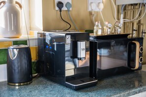 Interior - Immaculate 2-bed House in London (London)