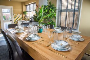 Dining - Immaculate 2-bed House in London (London)