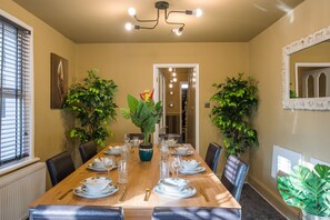 House | Dining - Charming 1-bed House in London (London)