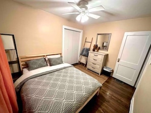 3 chambres, bureau, Wi-Fi gratuit, draps fournis