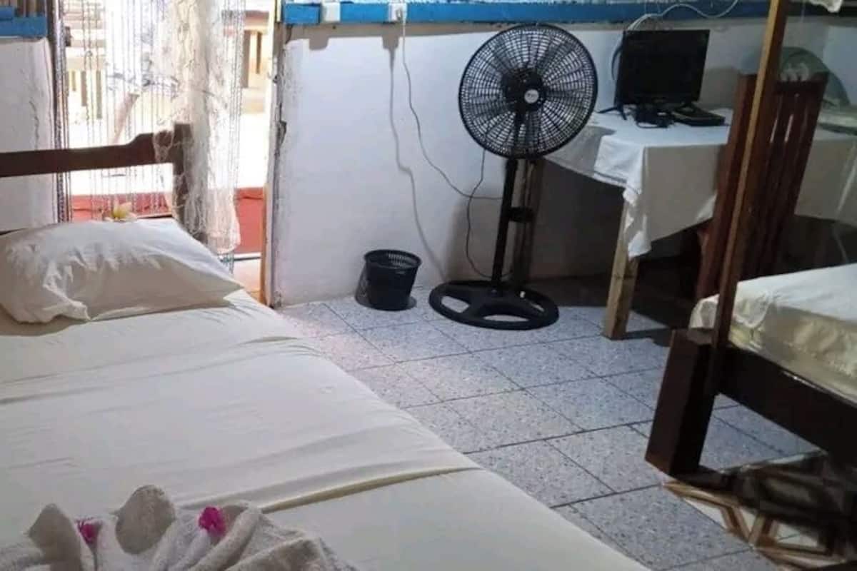 Quarto clássico, 1 quarto | Escrivaninha, ferros/tábuas de passar roupa