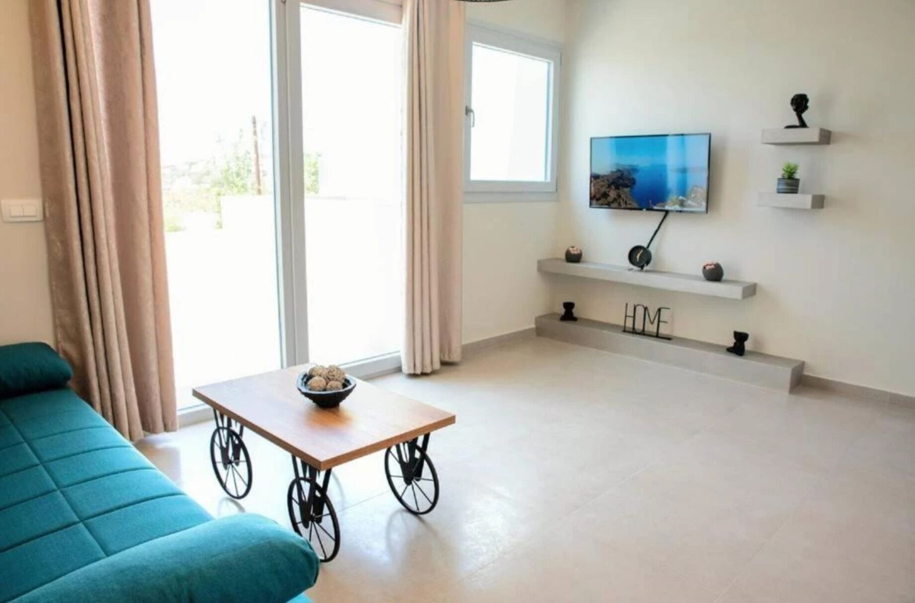 Smart TV 32 pulgadas con canales de televisión vía satélite