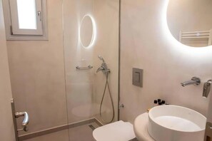 Luxury-Apartment | Badezimmer | Dusche, Hydromassagedusche, Haartrockner, Bademäntel