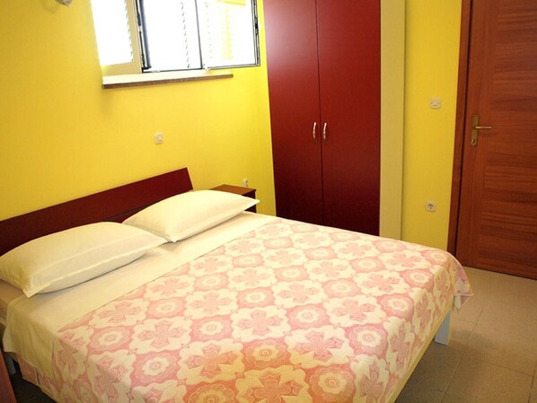 2 soverom, internettilgang og sengetøy