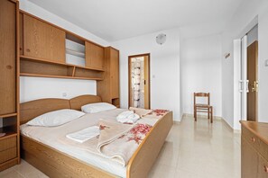 1 chambre, Wi-Fi gratuit, draps fournis