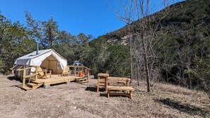 Outdoor dining - Glamping Tents 1, 2, 3 (Vanderpool)