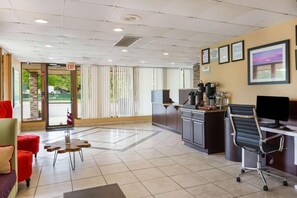 Reception - Fairmount Inn & Suites -Stroudsburg (Delaware Water Gap)
