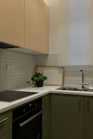 Refrigerador, horno, parrilla de estufa y lavavajillas 