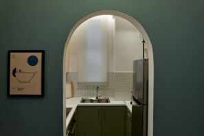 Køleskab, ovn, kogeplade, opvaskemaskine