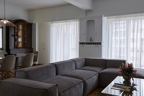 Smart TV - Caesaria Spacious 3bd (Athina)