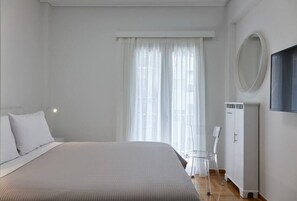 3 camere, una scrivania, ferro/asse da stiro, Wi-Fi gratuito