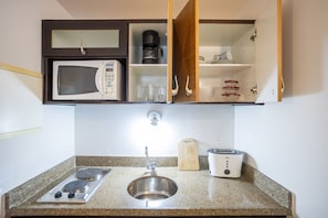 Apartment | Private kitchen - Suites São Paulo by Conviva (São Paulo)
