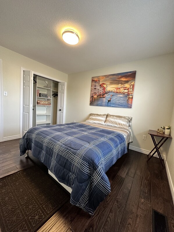 1 bedroom, free WiFi, bed sheets - Relax at this peaceful place to stay & all amenities are nearby (Kitchener)