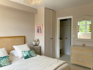 3 chambres, fer et planche à repasser, lit parapluie, Wi-Fi gratuit