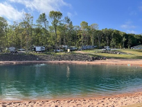 Pirate Ship - Deluxe Cabin #3 on map