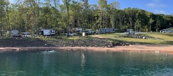 Meyers Beach Sea Cave Deluxe #2 on map