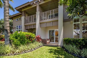 Exterior - Golf Course View Waikoloa Colony Villas Townhouse with Pools, Gym & Beach Gear. (Waikoloa Village)