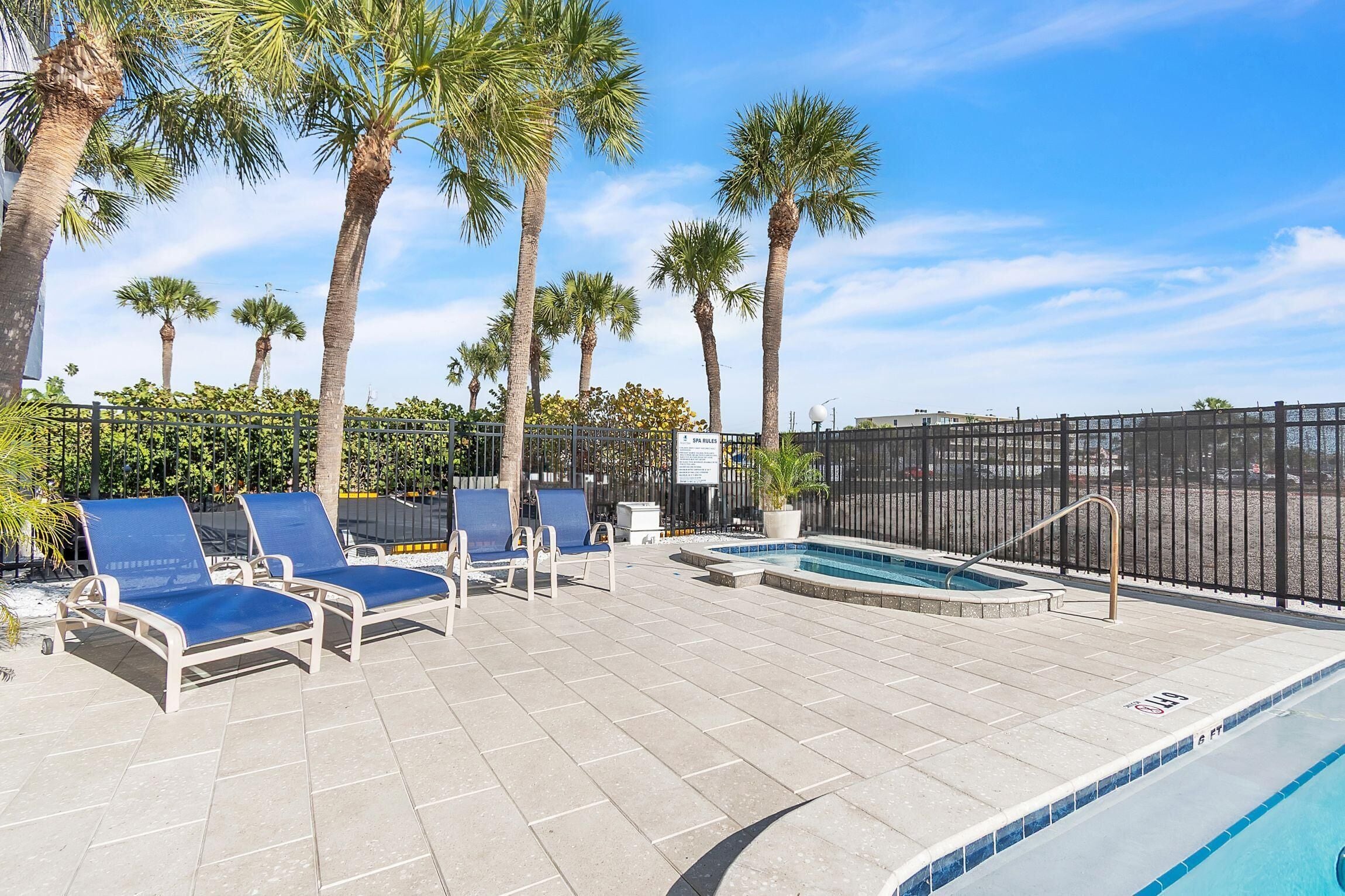 Appartamento, letti multipli (Arie Dam 202) | Piscina | Una piscina riscaldata