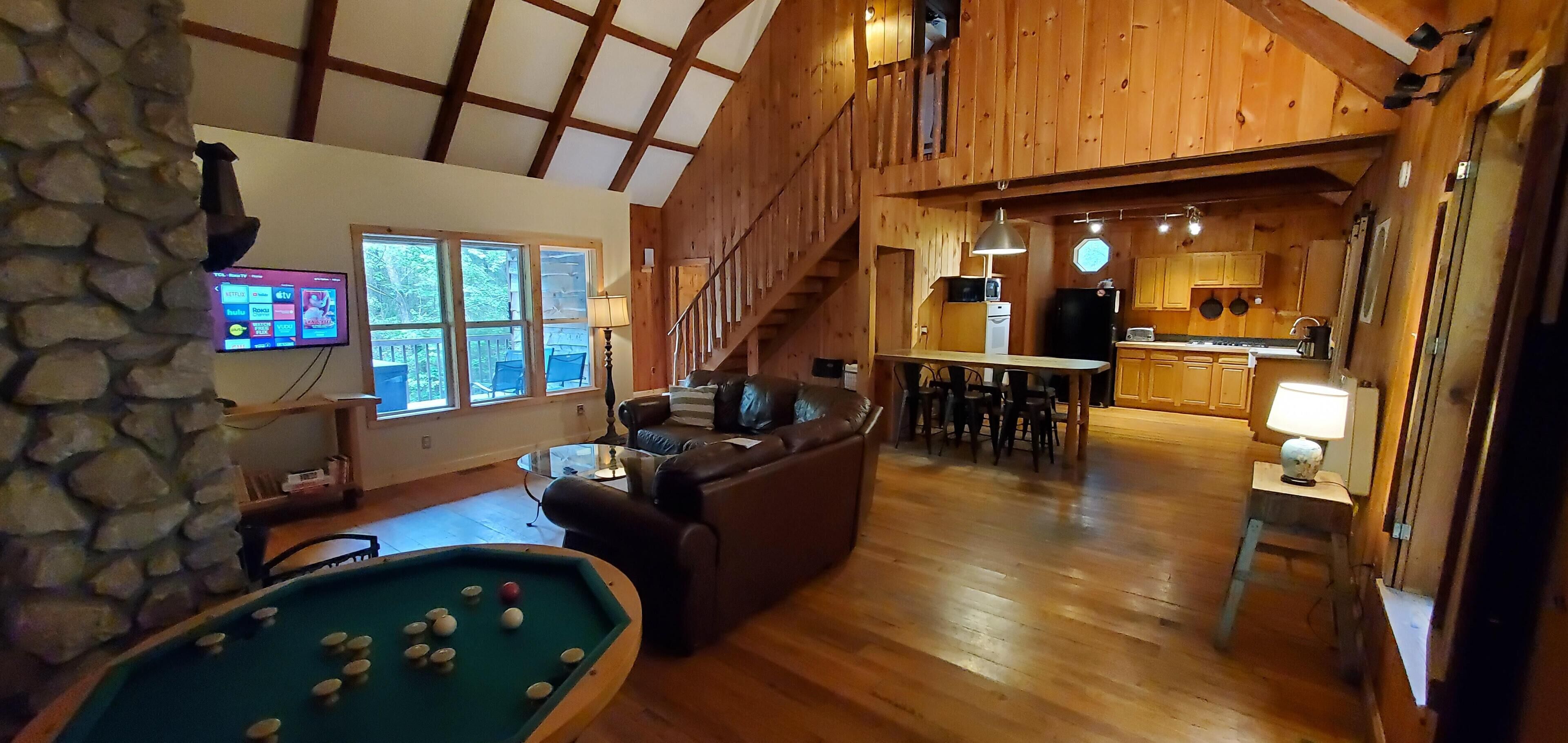 Unique Cabin in Natural Bridge State Park! Renovated, New Hot Tub, Wi-Fi