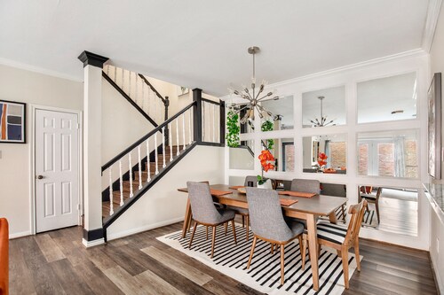 Modern 3 Bed 2.5 Bath Home in North Houston