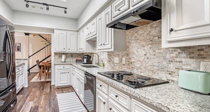 Modern 3 Bed 2.5 Bath Home in North Houston