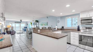 Kondominium, Beberapa Tempat Tidur (Arie Dam 304) | Dapur pribadi | Oven dan pemanggang roti