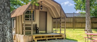1 Room Camping Cabin - Enjoy a cabin with air conditioning and real beds!