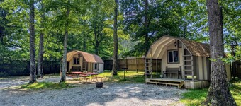 1 Room Camping Cabin - Enjoy a cabin with air conditioning and real beds!