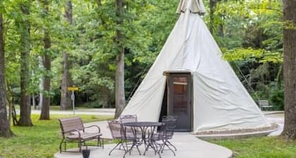 Teepee - Experience something truly unique: A teepee with a door!