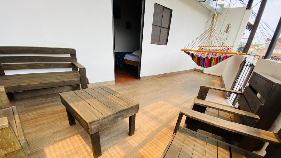 Hostal 17-52