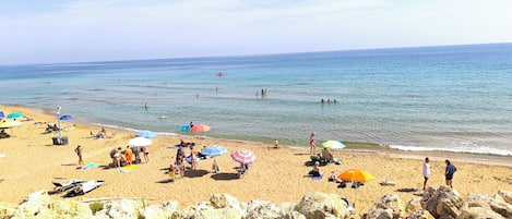 Una spiaggia nelle vicinanze, 3 bar sulla spiaggia
