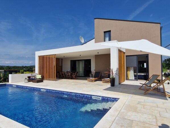 Outdoor pool - 🔅NEW!!🔅 CHARMING VILLA WITH AMAZING SUNSET VIEW!Check in-check out any day! (Sveti Petar u Šumi)