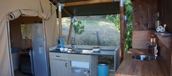 Tent Safari Avec Piscine Prive et Belle Vue, Mas du Fontaoulie