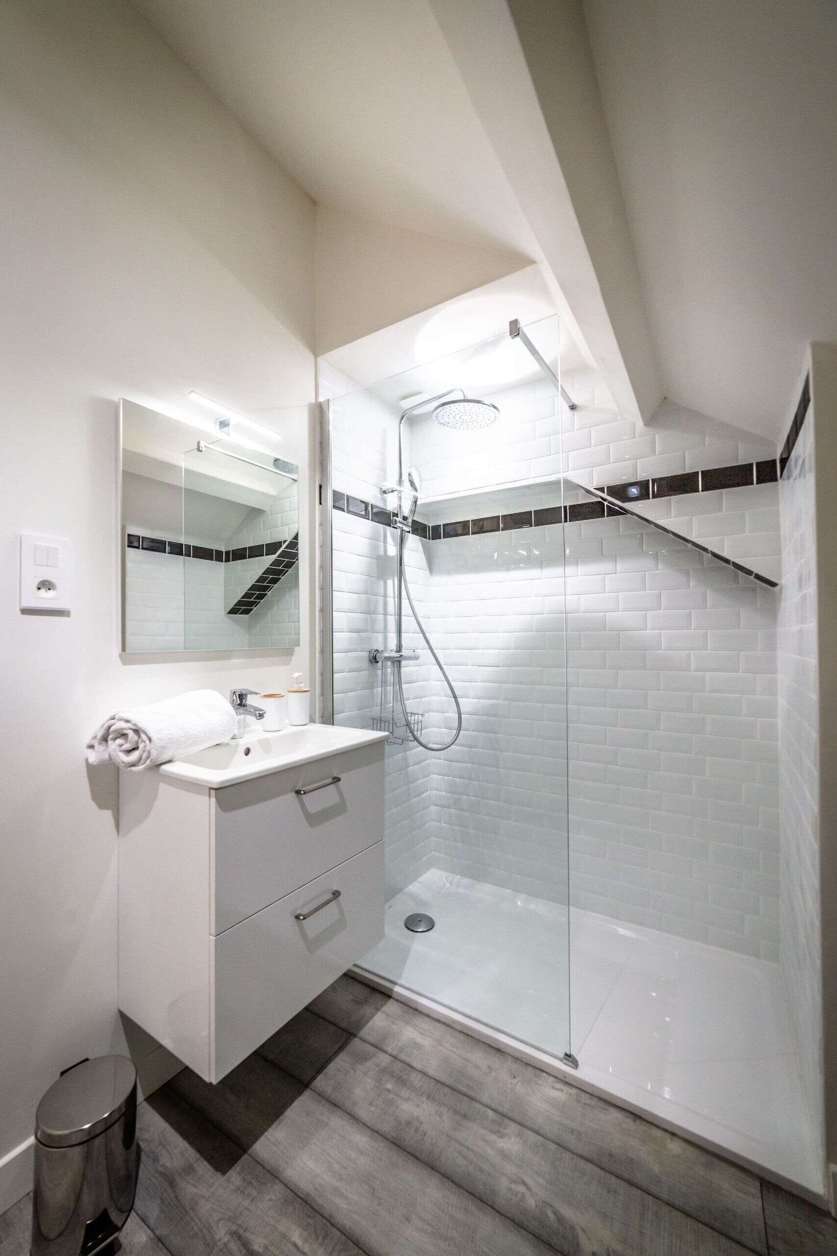 淋浴设施、吹风机、毛巾