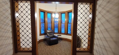 Don's Welcome Inn - In the Heart of Tremont