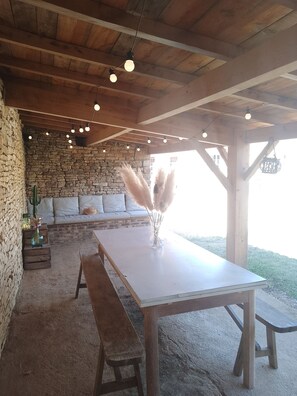 Outdoor dining