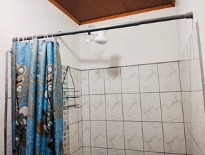 Handtücher, Seife, Toilettenpapier