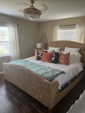 2 bedrooms, desk, iron/ironing board, WiFi - Belleair Bliss Enjoy this Charming Beach home in Belleair Bluffs, Largo, Fl.  (Belleair Bluffs)