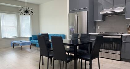 Nice 5-bedroom house with WiFi in Daly City