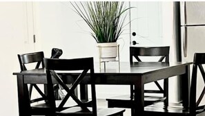 Dining - Renovated home & private suite (San Antonio)